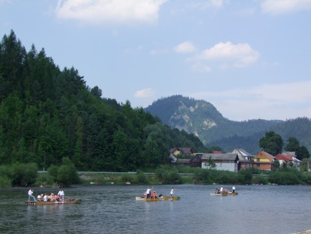 Splav rieky Dunajec-červený Kláštor-Rafting on wooden rafts